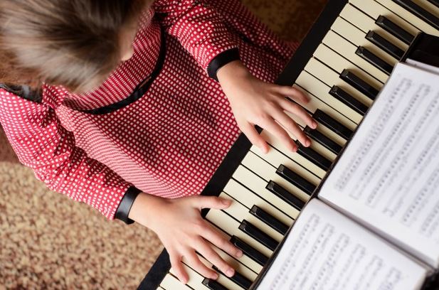 Seni Memilih Lagu Piano Pertama Menjadi Kegembiraan