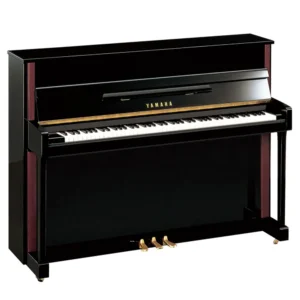 keunggulan-piano-akustik-upright-banding-piano-digital